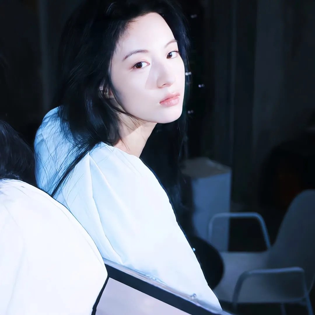 毛衣女郎